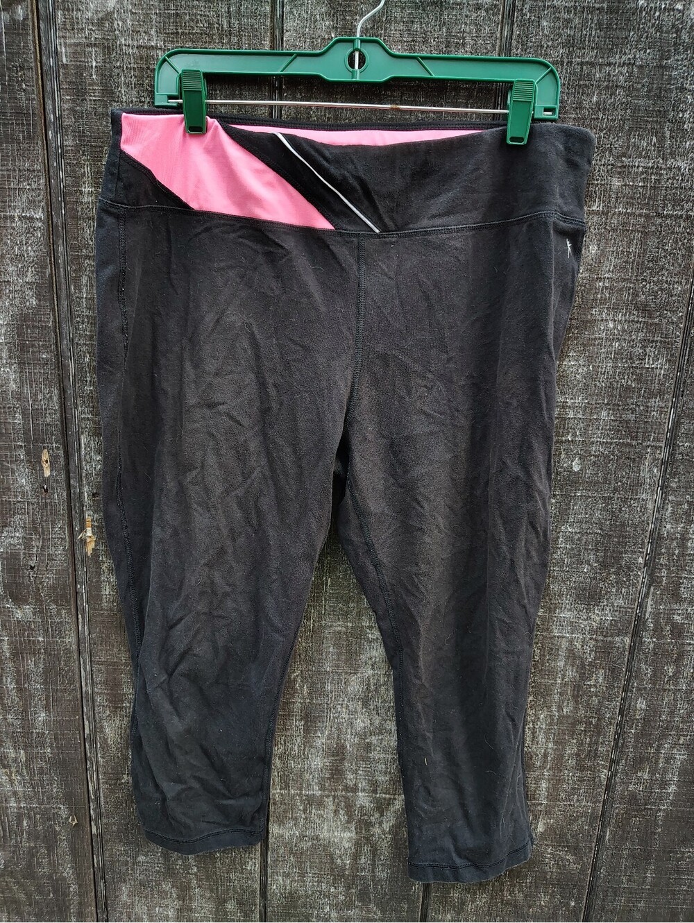 Danskin Now Capris